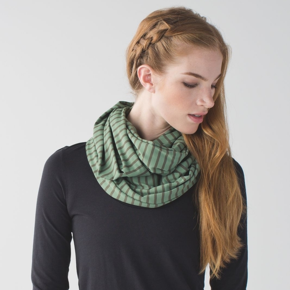 Lululemon Vinyasa Scarf *Rulu Deenie Stripe Desert Olive Fatigue Green